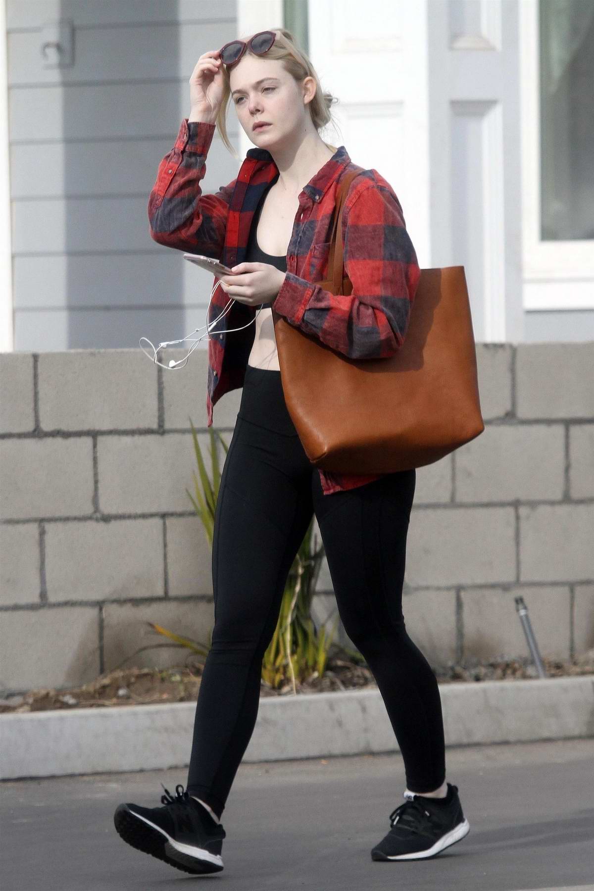 Black Leggings : r/ElleFanning