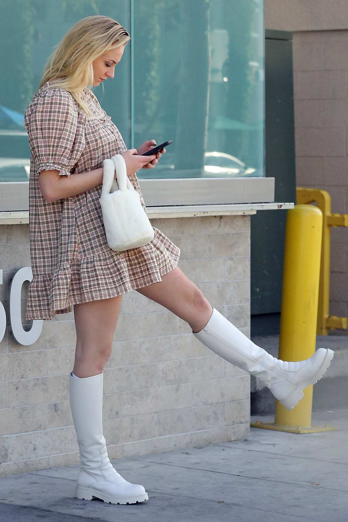The Cloud-Like Boots Making Snow Days Chic For Sophie Turner