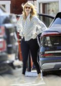 Laura Dern picks up lunch to-go from the Brentwood Country Mart, California