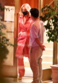 Katy Perry, Jennifer Aniston, Courteney Cox, Lisa Kudrow, and Orlando Bloom grab dinner at Sunset Towers in Los Angeles