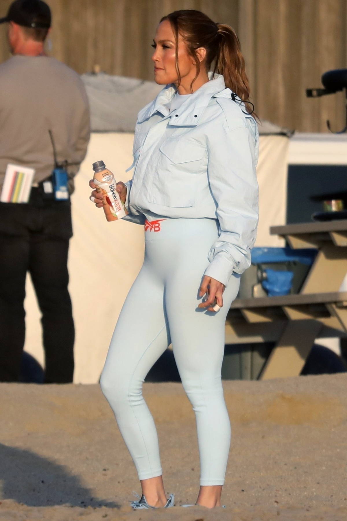 Jennifer Lopez shows off her famous curves in baby blue leggings